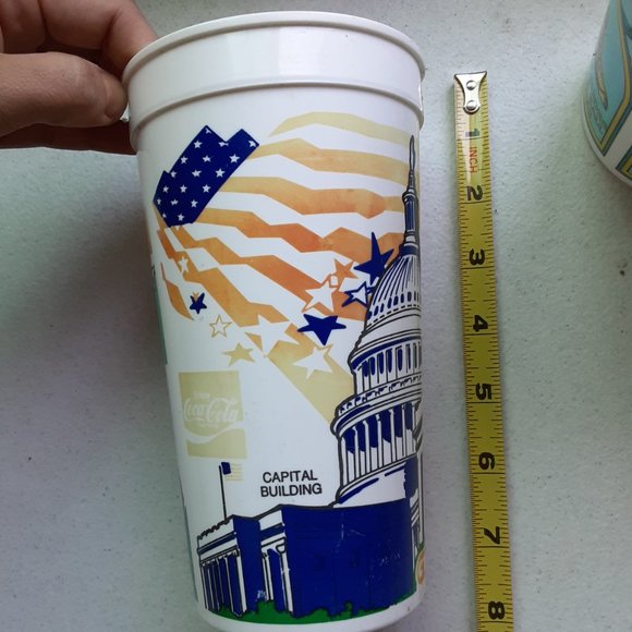 Lot of 5 Plastic Souvenir Cups - Picture 5 of 16